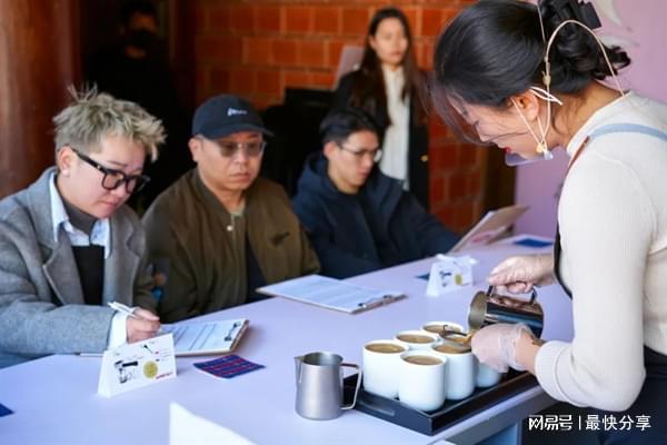 十二届上海国际潮流饮品创意制作大赛麻将胡了咖博士商用全自动咖啡机助第(图4)